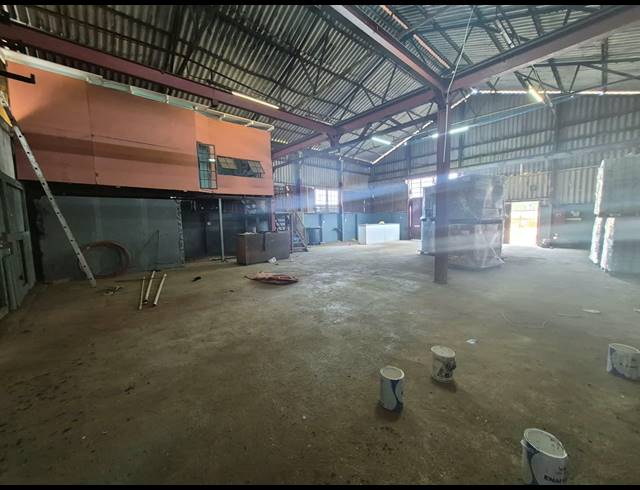 240M² WAREHOUSE TO LET IN LUIPAARDSVLEI